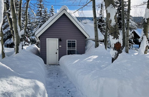 Crested Butte Apartment | Cute Cottage in Historic Town