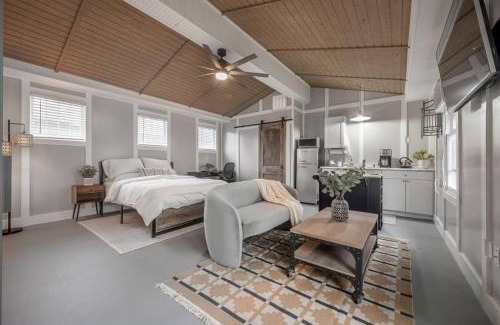 South Seminole Heights House | Cute Cottage in the Heights