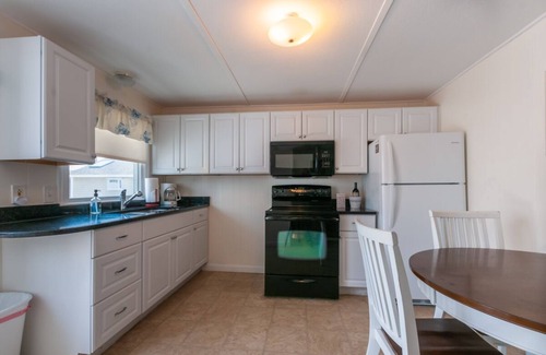 East Sandwich House | Cute cottage just 50 feet from East Sandwich Beach!