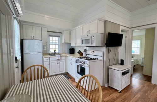 West Dennis Cottage | Cute Cottage on Bass River in West Dennis