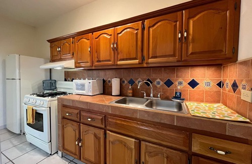 Villa Hermosa House | Cute & Cozy 1 Bedroom Apartment with Ocean View