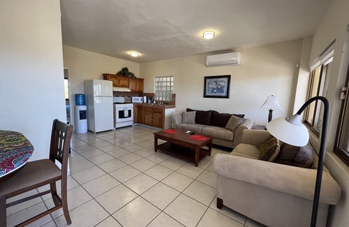 Villa Hermosa House | Cute & Cozy 1 Bedroom Apartment with Ocean View