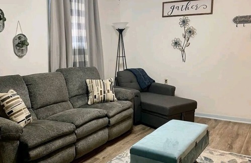 Pineville House | CUTE, COZY, COMFORTABLE, AND SUPER CONVENIENT!