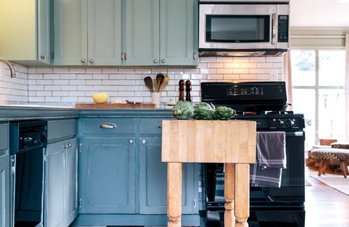 St. Johns House | Cute + Cozy Cottage in Portland!