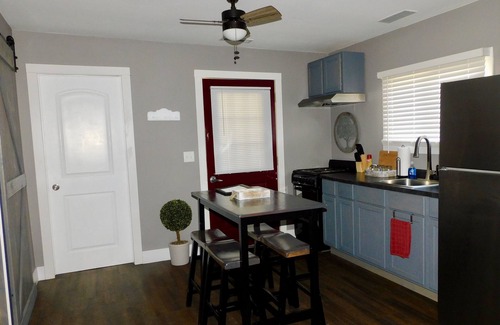 McFarland House | Cute & Cozy Cottagen