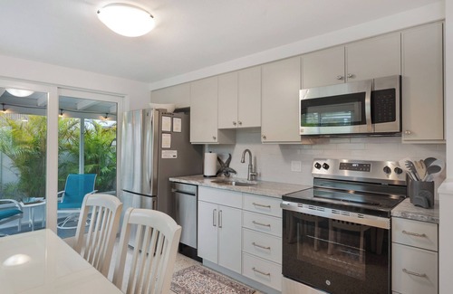 Anna Maria Condo | Cute & cozy getaway at north end of Anna Maria Island. 5-min walk to the beach!