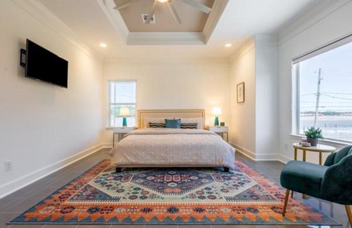 Northside House | Cute Cozy house close to major sporting events and restaurants