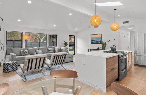 Tamalpais-Homestead Valley House | cute, cozy house & outdoor entertaining / hot tub