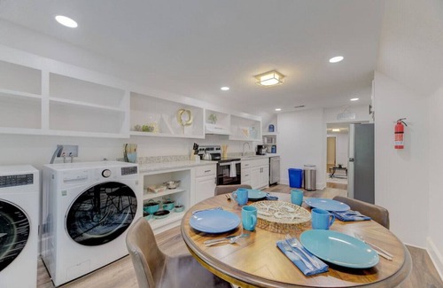 Columbia Apartment | Cute Double-Suite Columbian Apartment Home!