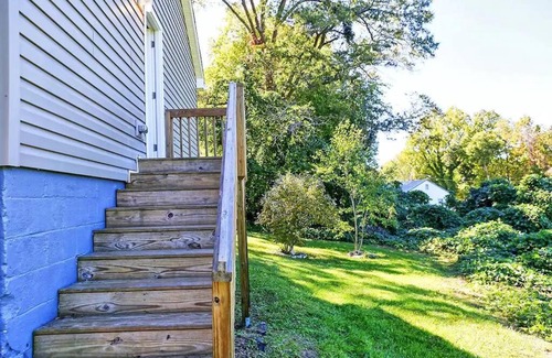 Lincolnton House | Cute Downtown Cottage in Lincolnton