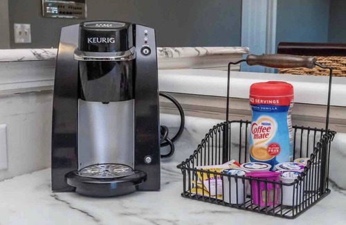 Charlotte House | Cute Duplex! Suite "B" Close to Everything