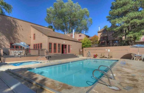 Durango Condo | Cute Durango 2 bedroom Condo with Community hot tub and pool and sauna