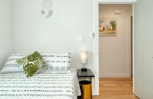 Blackshear-Prospect Hill House | Cute East Austin Bungalow - Next to Downtown