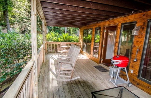 Skyland Cabin | Cute family cabin w/hot tub