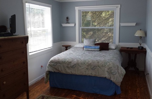 Three Rivers Cottage | Cute Fisher Lake Cottage Available for Weekly Rent - Special Off-Season Rate!