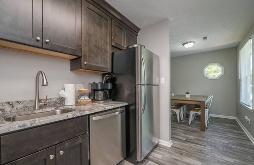 Hampton House | Cute Four Bedroom, Two Bath in Downtown Phoebus!