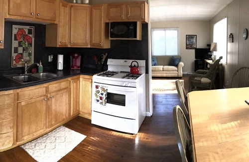 Traverse City Cottage | Cute fully furnished cottage w/shared frontage on Silver Lake , Traverse City!