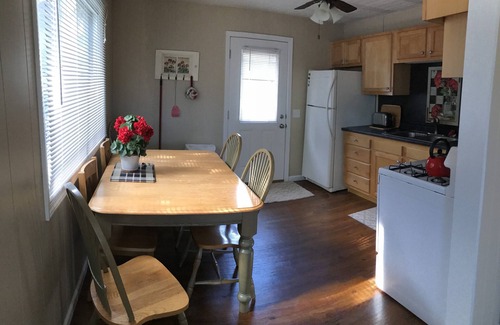 Traverse City Cottage | Cute fully furnished cottage w/shared frontage on Silver Lake , Traverse City!