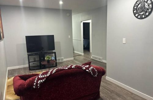 Highland Park Apartment | Cute Highland Park Upper B Unit