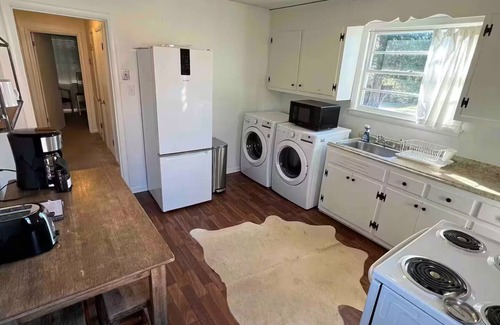Franklin House | CUTE HOME 5-minutes from downtown Franklin.
