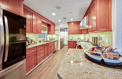 Huntington Beach House | Cute Home 7 Blocks To Beach | XBOX | Bikes | Pets