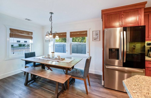 Huntington Beach House | Cute Home 7 Blocks To Beach | XBOX | Bikes | Pets