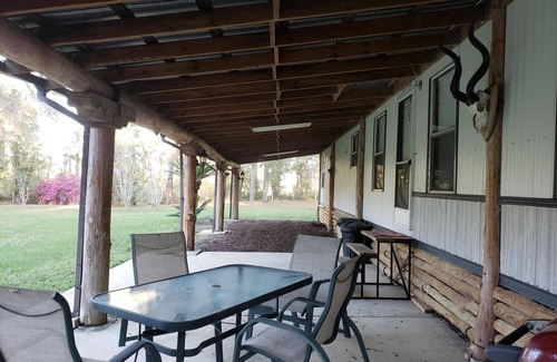 Fellowship House | Cute Home in the Countryside Near Hits