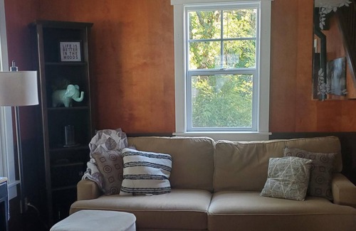 Easton House | Cute Home - Mt. Life, small town, close to recreation