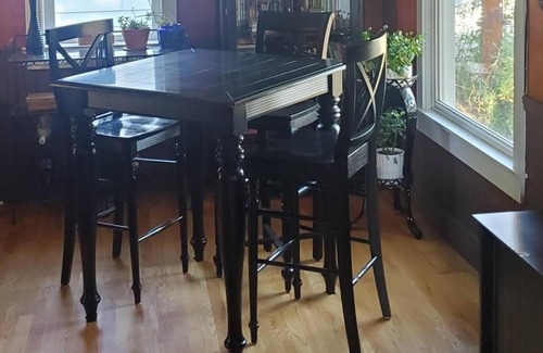 Easton House | Cute Home - Mt. Life, small town, close to recreation