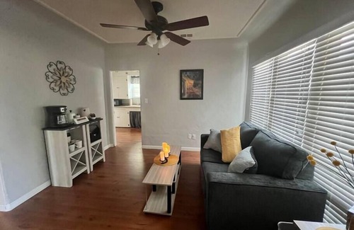 Lemoore House | Cute home walking distance to Downtown Lemoore