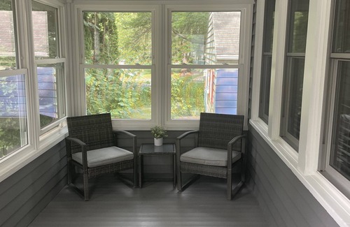 Madison House | Cute house close to hospital, UW, shops, bike trails and restaurants