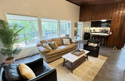 Lakehead-Lakeshore House | Cute Lake Home, 2 Bedroom, 1 Bath, 50 & 30 AMP EV - Shasta Lakeshore Retreat #16