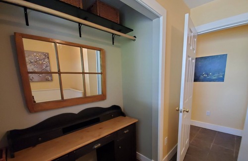 Shawnigan Lake Resort | Cute Lake-side Condo at Shawnigan Lake Beach Resort