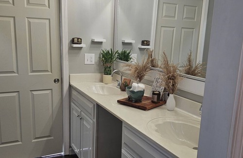 Richmond Other | Cute little home on a quiet street