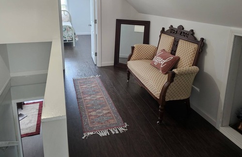 Richmond Other | Cute little home on a quiet street