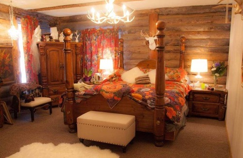 Joly Cabin | Cute Log Cabin in a Pine Forest just 1 min to the Lake