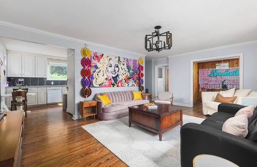 Hillwood House | Cute Mid Century Home - Be among Nashville stars - 5 Bed, 10 minutes to downtown