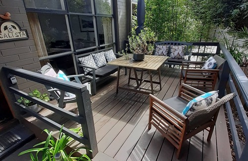 Rosebud House | Cute n cosy, relaxing holiday home opposite the beach comfy, quiet and tranquil