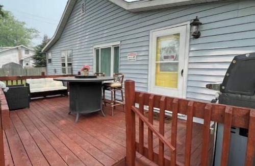 Detroit Beach Cottage | Cute 'n Cozy Lake Erie Cottage