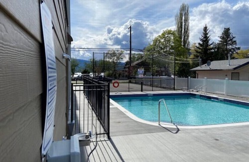 Vernon Apartment | Cute n Cozy Luxury Suite w/pool and Okanagan Lake front access