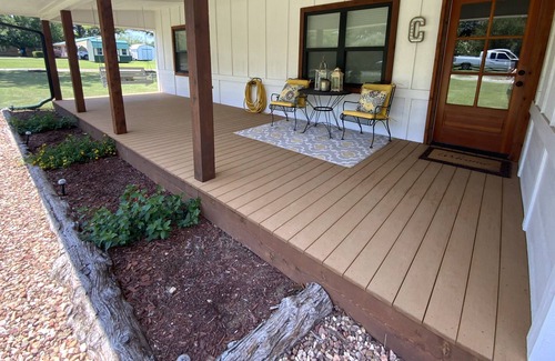 Sulphur House | Cute newly remodeled home with an in ground pool and huge back yard.