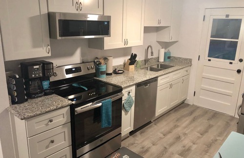 West Pensacola House | Cute, Peaceful Home, Centrally Located in West Pensacola