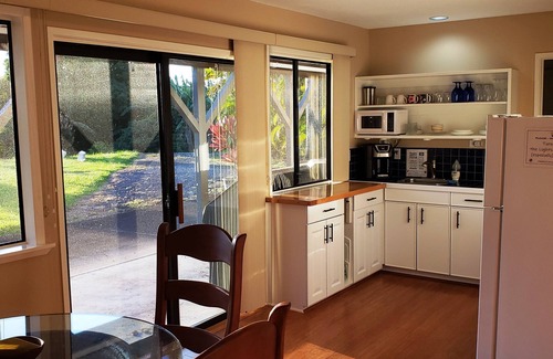Pauwela Apartment | Cute, Private & Tranquil Hideaway, Ocean Views. Near Hana Hwy. A/C.