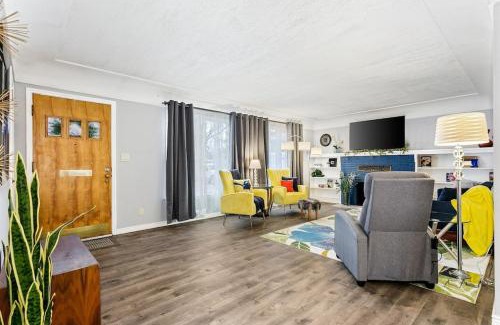 Winstead Park House | CUTE Remodeled Midcentury Cottage on Boise Bench