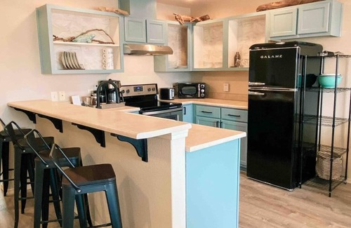 Long Beach House | Cute, remodeled townhome located in the heart of Long Beach. Close to everything!