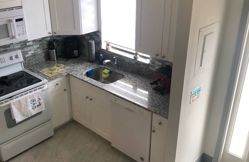 Iona Condo | Cute renovated 2 bedroom condo just minutes from Sanibel