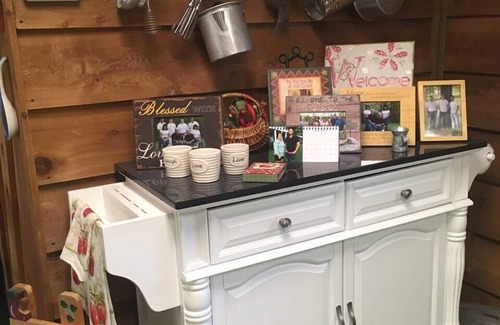 New Concord Cabin | Cute Rustic Cabin, 1 Br; Within Sight Of Beautiful Kentucky Lake