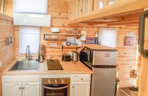 Cottonwood House | Cute Sedona Green-Certified Cedar Tiny Home