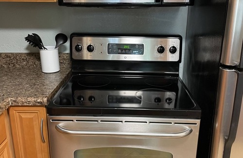 Anona Condo | Cute, spacious 2 BR 2 Full BA condo minutes from the beaches