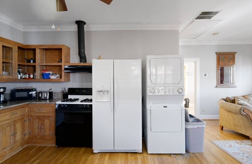 Westside House | Cute studio cottage with central AC and private W/D